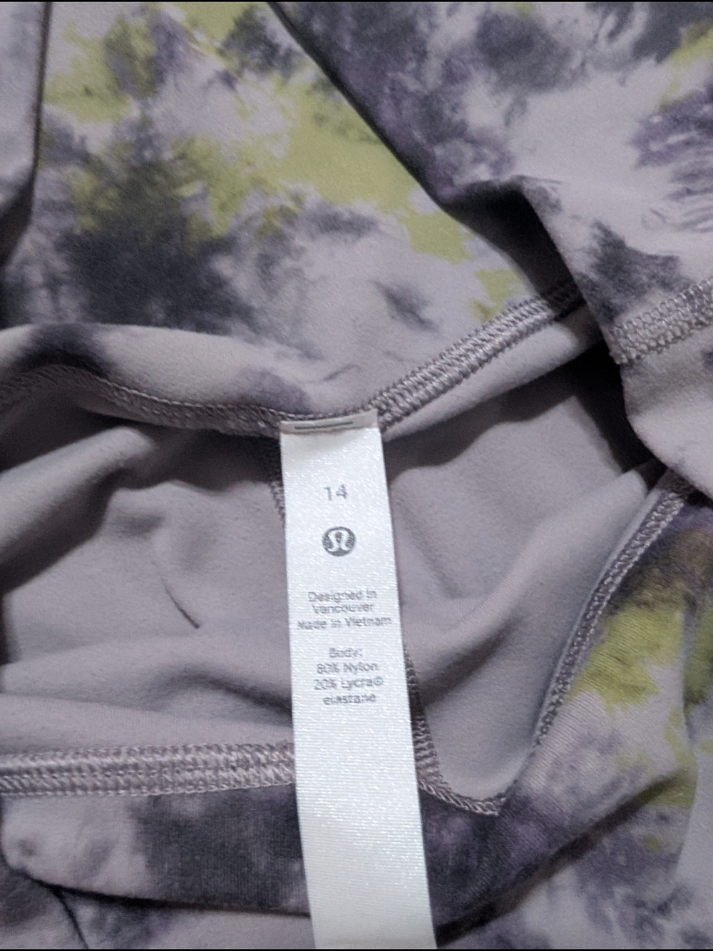 lululemon athletica Tie-Dye Leggings in Gray, Black & Olive - Picture 3 of 6